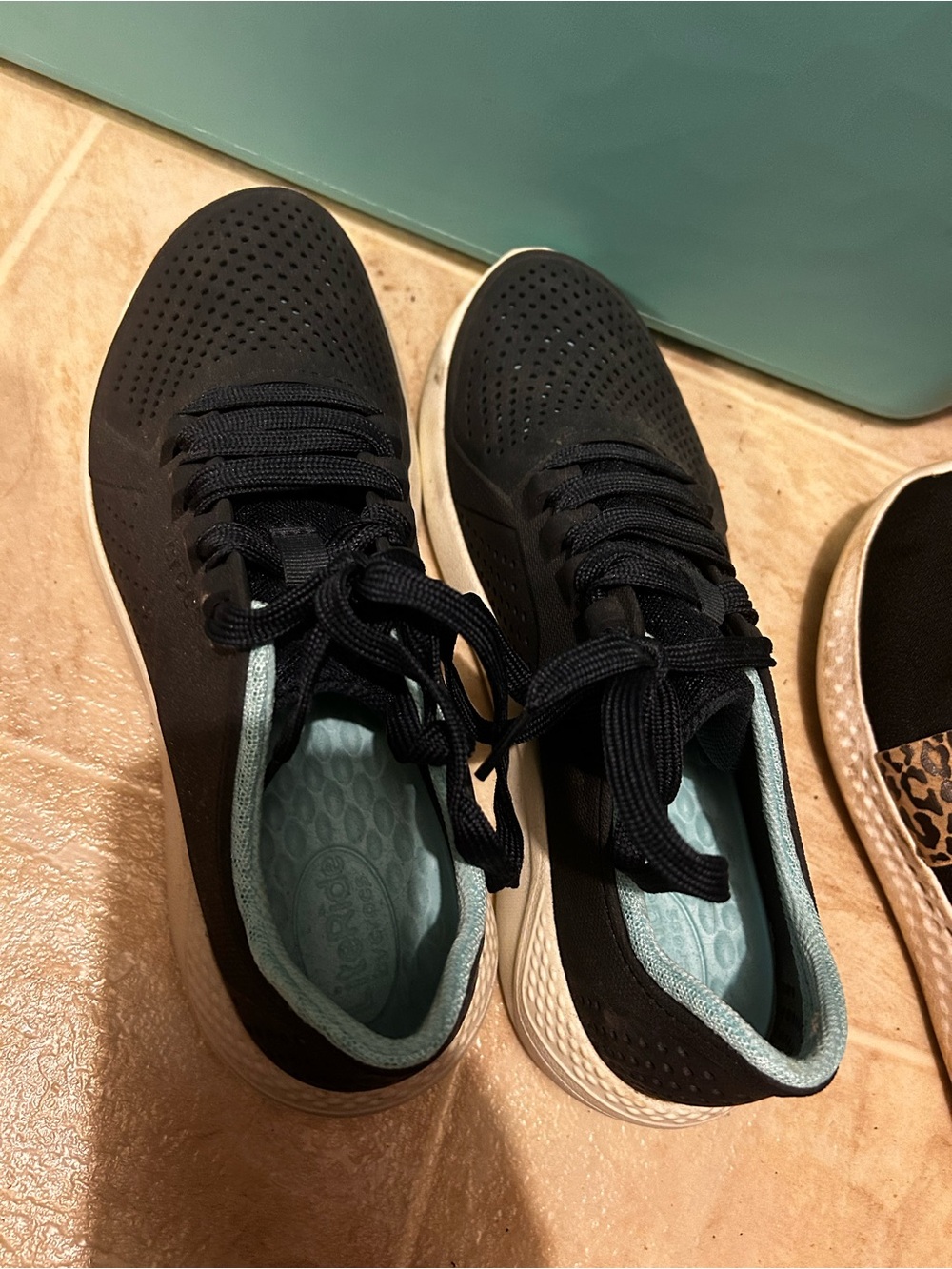 CROCS Women's Black Knit Lace-Up Athletic Sneakers with Light Blue Insole